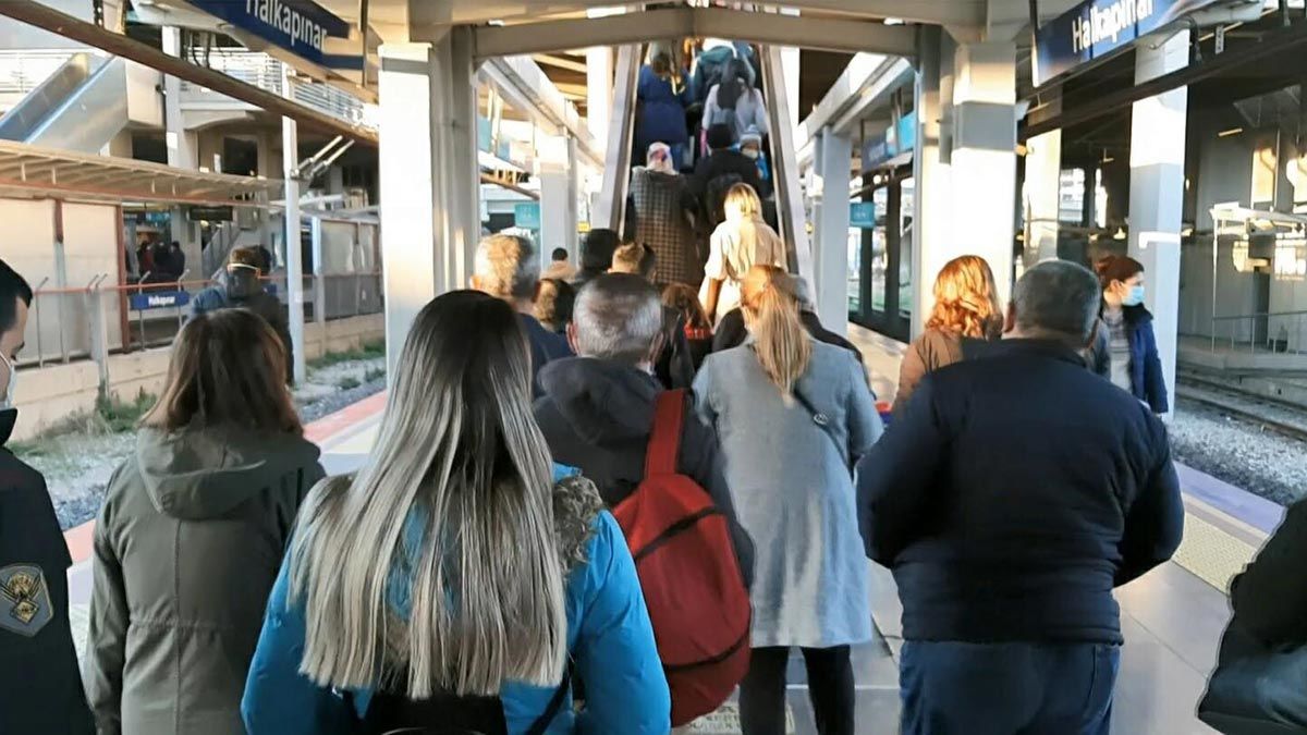 Sabah işe giderken endişe yaşandıklarını belirten birçok vatandaş, önlem alınması gerektiğini belirtti.