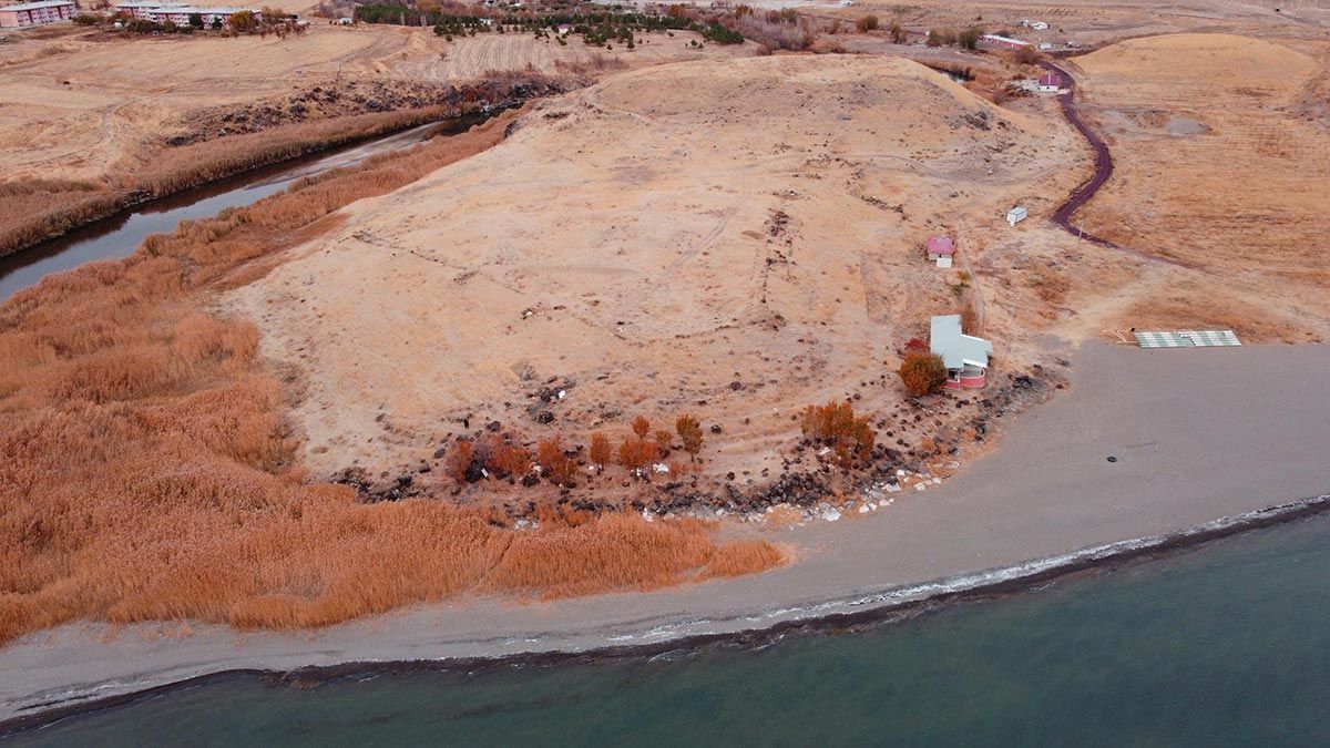 Urartu dönemine ait liman kalıntıları ortaya çıktı