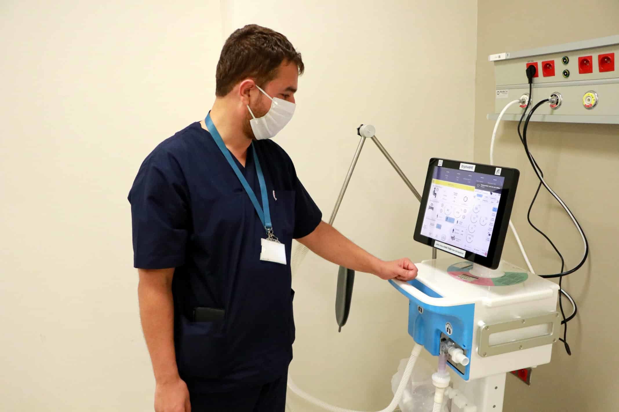 Dünya genelinde ikinci dalganın yaşandığı koronavirüs salgınında Türkiye’de de vaka sayıları artmaya devam ediyor.