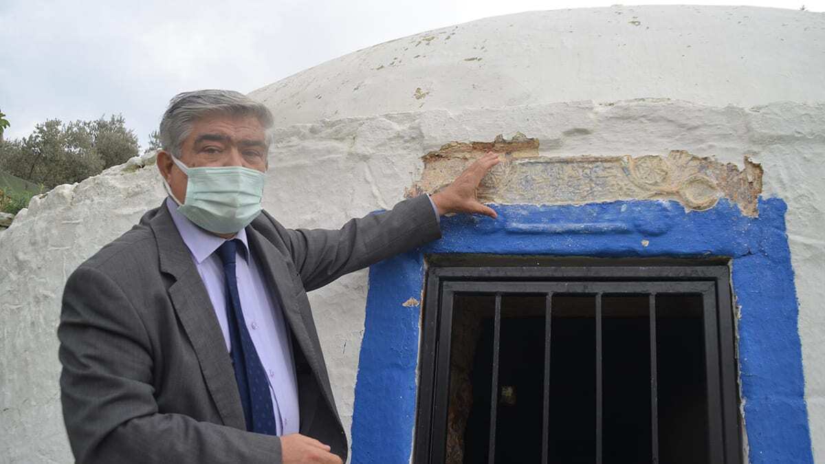 Bodrum'un Yokuşbaşı Mahallesi'nde bulunan 150 yıllık tarihi geçmişe sahip Kökcü Dede Sarnıcı ve yanındaki namazgahın, 2 ay önce Bodrum Belediyesi tarafından bakım ve onarımı yapıldı.