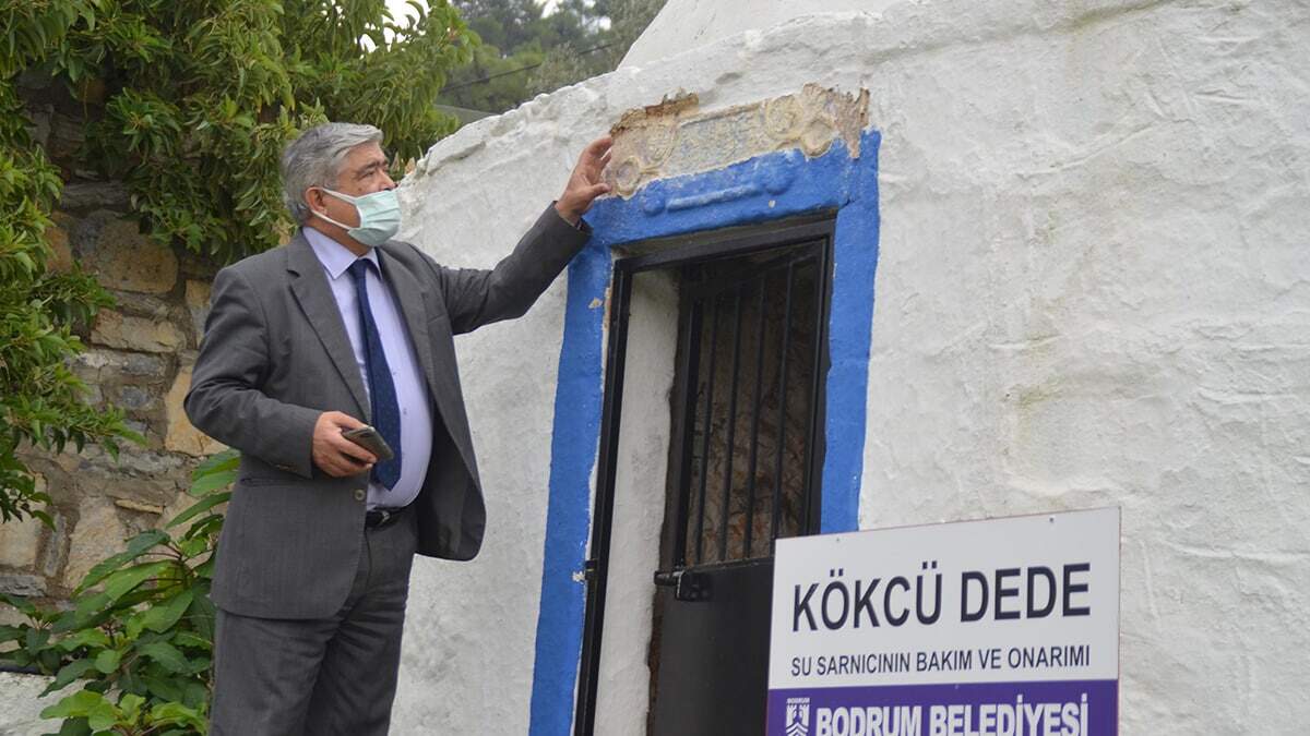 Kökcü Dede Sarnıcı'nın beyaza boyanmasına tepki