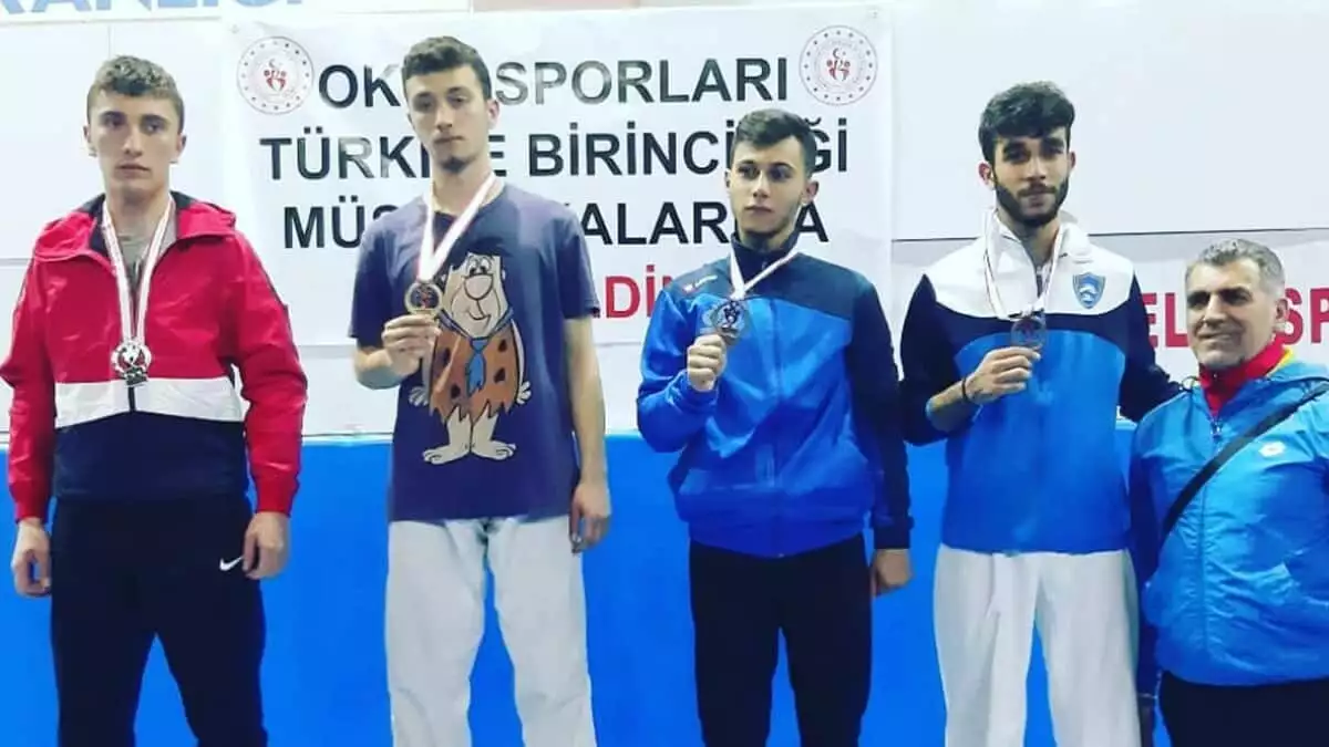 Çınar, "ölüm haberiyle yıkıldık. Duygularımı tarif edemem. Gelecek vadeden bir sporcuydu. Ani ölümü hepimizi çok üzdü. Allah mekanını cennet eylesin" dedi.