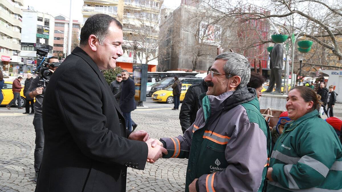 Belediye işçileri de aşı yapılacak gruba dahil edilmeli