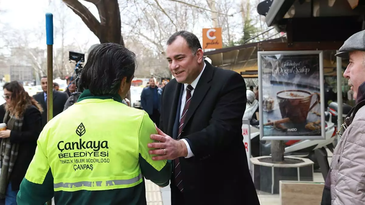 Belediye işçileri de aşı yapılacak gruba dahil edilmeli