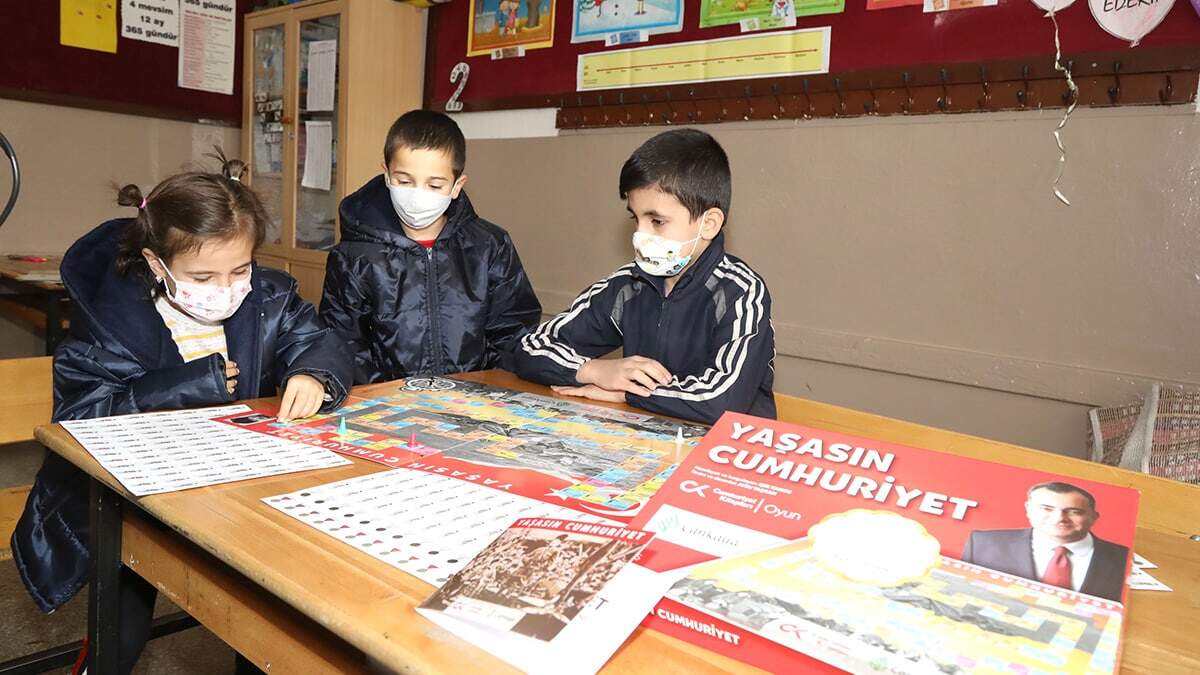 Taşdelen'den çocuklara oyun seti