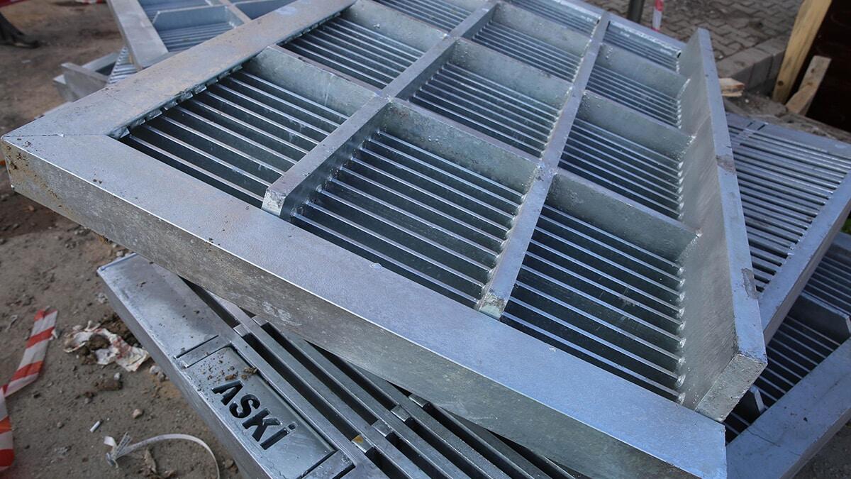 ASKİ'den Sıhhiye'de su taşkınlarına kalıcı çözüm. Sosyete Pazarı’nın da bulunduğu Sağlık Mahallesi’nin mağduriyetini önlemek için düğmeye basıldı.