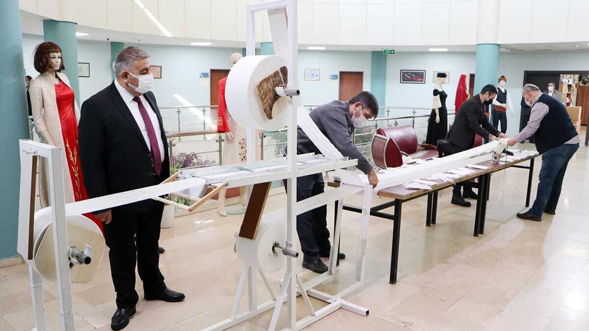 Atık malzemelerden maske makinesi