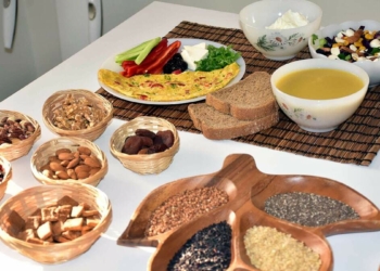 65 yaş üstü ve 20 yaş altı için doğru beslenme