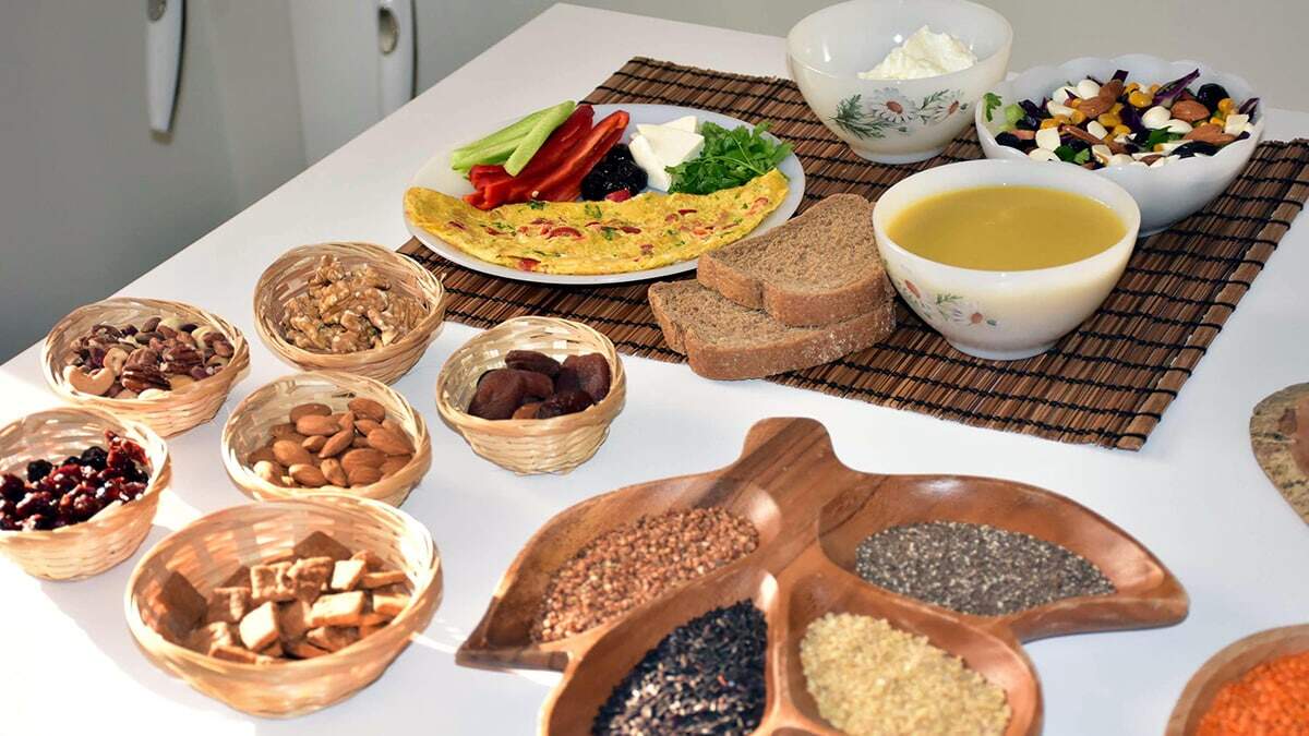 65 yaş üstü ve 20 yaş altı için doğru beslenme