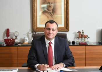 Taşdelen, Ankara Sanat Tiyatrosu'na sahip çıktı