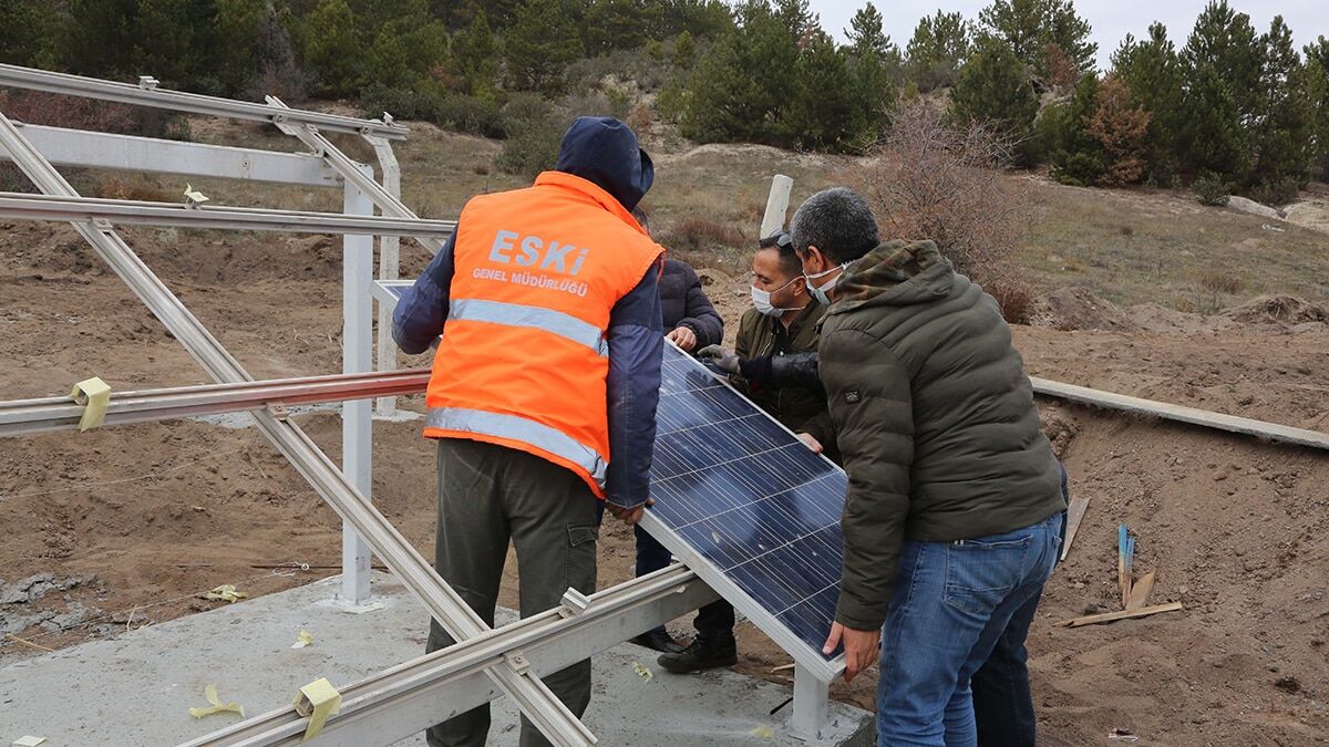 ESKİ yetkilileri güneş panellerinin aktif hale geldiğini belirtti