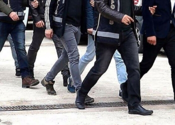 İzmir merkezli 50 ilde FETÖ operasyonu