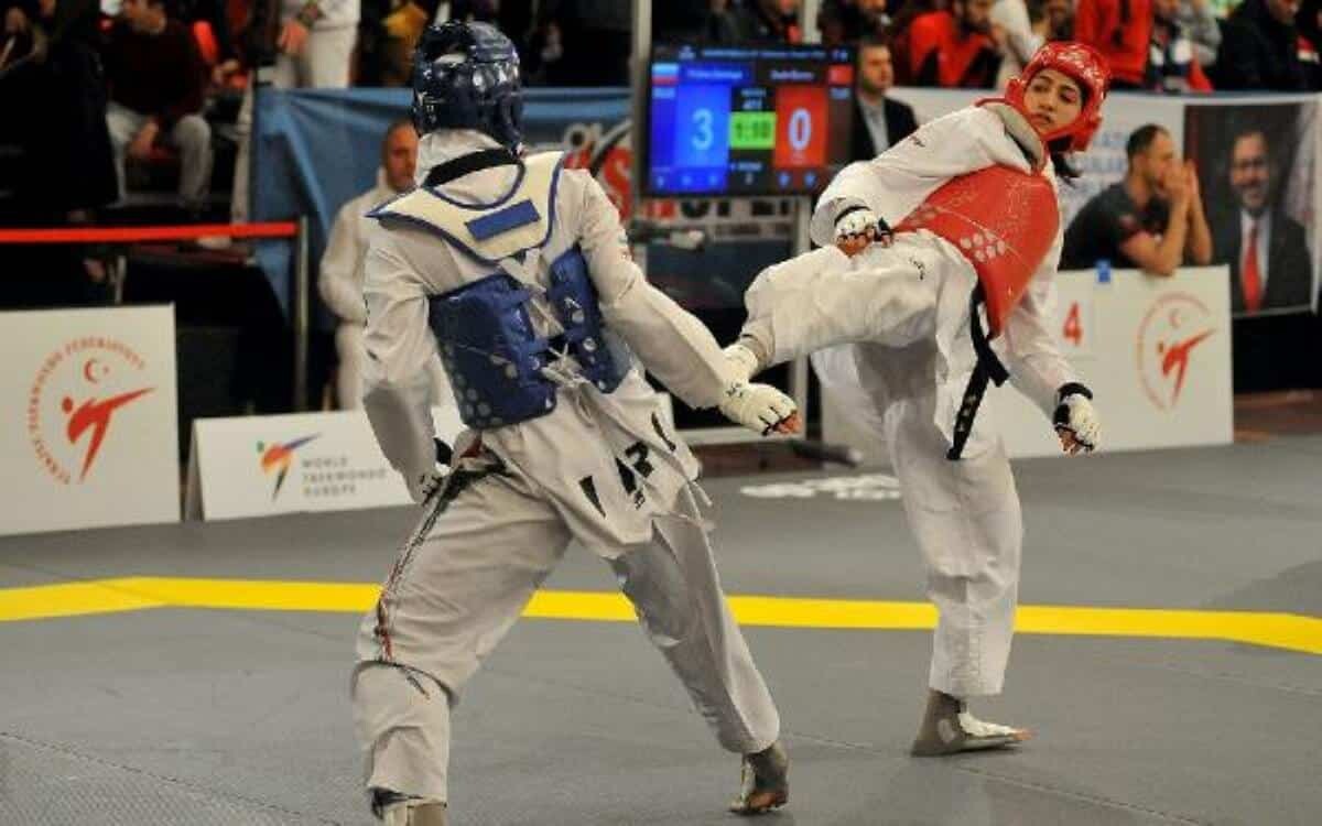 Başkan Şahin, Merhumeye Allah'tan rahmet, başta Ego Spor Kulübü, antrenörü İlyas Uluyılmaz kardeşim olmak üzere tekvando camiasına, ailesine ve sevenlerine sabır ve başsağlığı diliyorum" dedi.