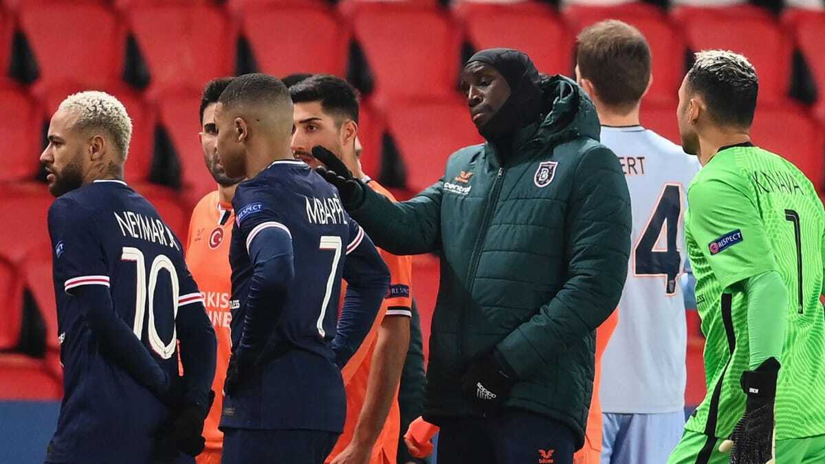 Kırmızı kartı dondurulan Webo da kulübede yerini alacak ve alkışlarla desteklenecek.