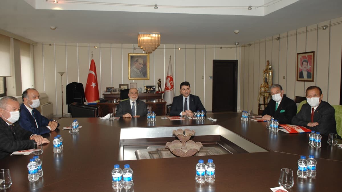 Uysal, ekonomideki genel tablo hakkında ise “Ekonomik verilerle ilgili çok söz ihtiyaç yok. Bir şeyin altını çizmek isterim; Sayın Cumhurbaşkanı, uzmanlık alanının ekonomi olduğunu ifade etti. Allah muhafaza, uzmanlık alanı ekonomi olmasaydı bugün ne halde olurduk!?” diye konuştu. - Asgari ücret rakamı tatmin etmemiştir