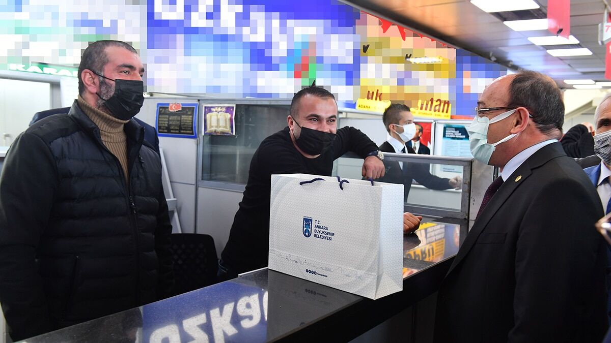 İnsan odaklı belediyecilik anlayışı ile çalışmalarını sürdüren Ankara Büyükşehir Belediyesi, pandemi nedeniyle zor günler geçiren ve gelir kaybına uğrayan kent esnafına destek vermeye devam ediyor.
