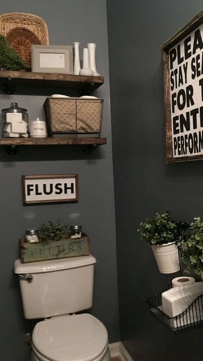 Havlularınız koymak için hasır sepetler kullanmanız banyonuza modern bir hava katacaktır