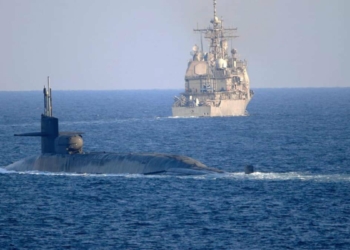 USS Georgia Hürmüz Boğazı'ndan geçiş yaptı