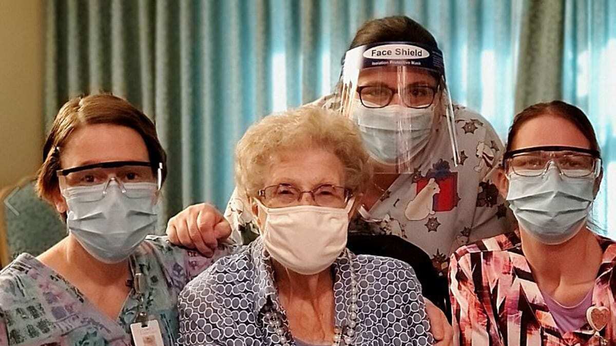 107 yaşındaki kadın koronavirüsü yendi