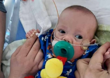Yaşamaz denilen bebek taburcu edildi