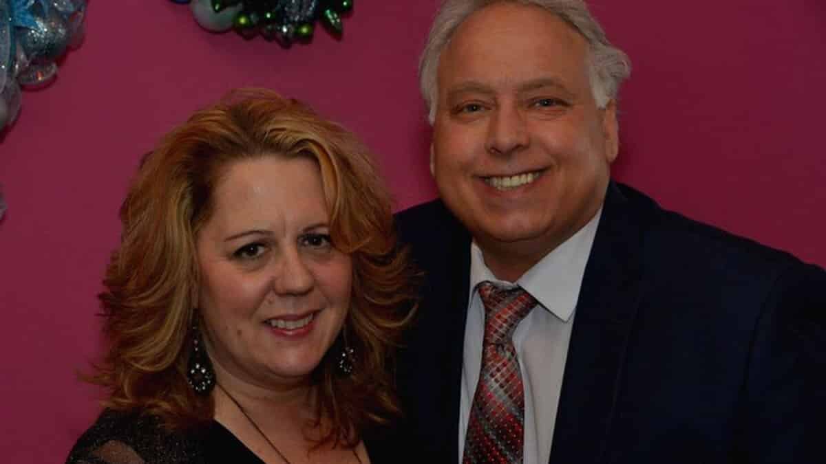 Eşini Noel gecesi öldürüp intihar etti