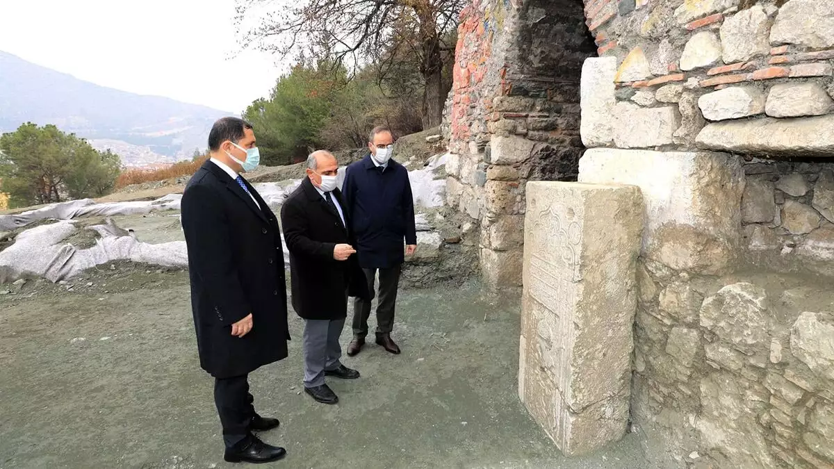 Venk ayazması'nda rahibe ait mezar taşı bulundu