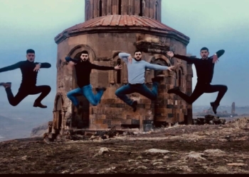 Ani Ören Yeri'nde gençler Kafkas dansı yaptı