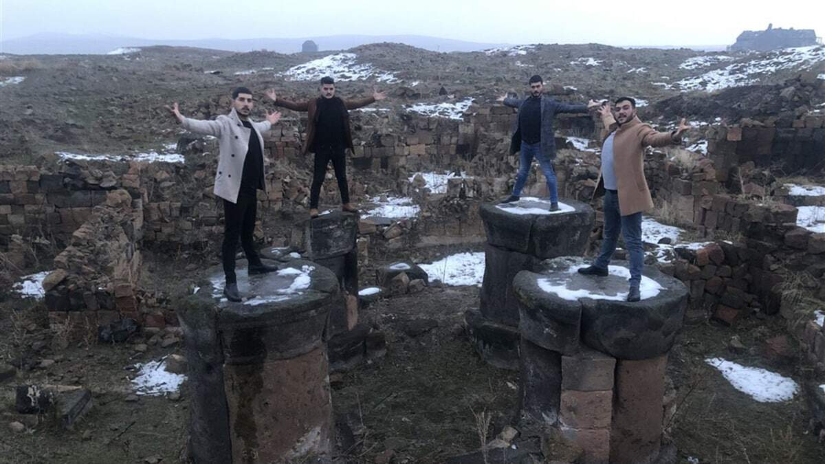 Ani Ören Yeri'nde gençler Kafkas dansı yaptı