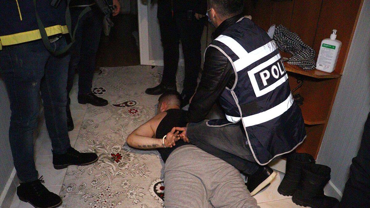 Esnaftan haraç isteyen suç örgütüne operasyon