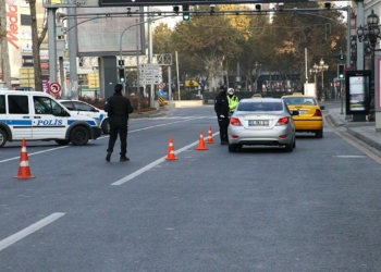 Sokağa çıkma kısıtlamasının ikinci gününde de sokaklar boş