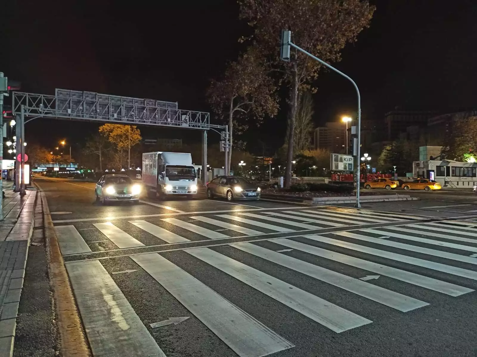 Sokağa çıkma kısıtlaması saat 05. 00'te sona erdi