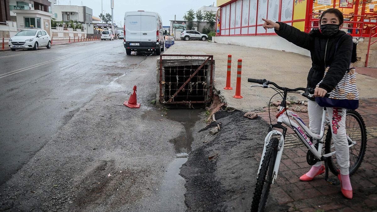 Antalya'da sağanağın zararı büyük