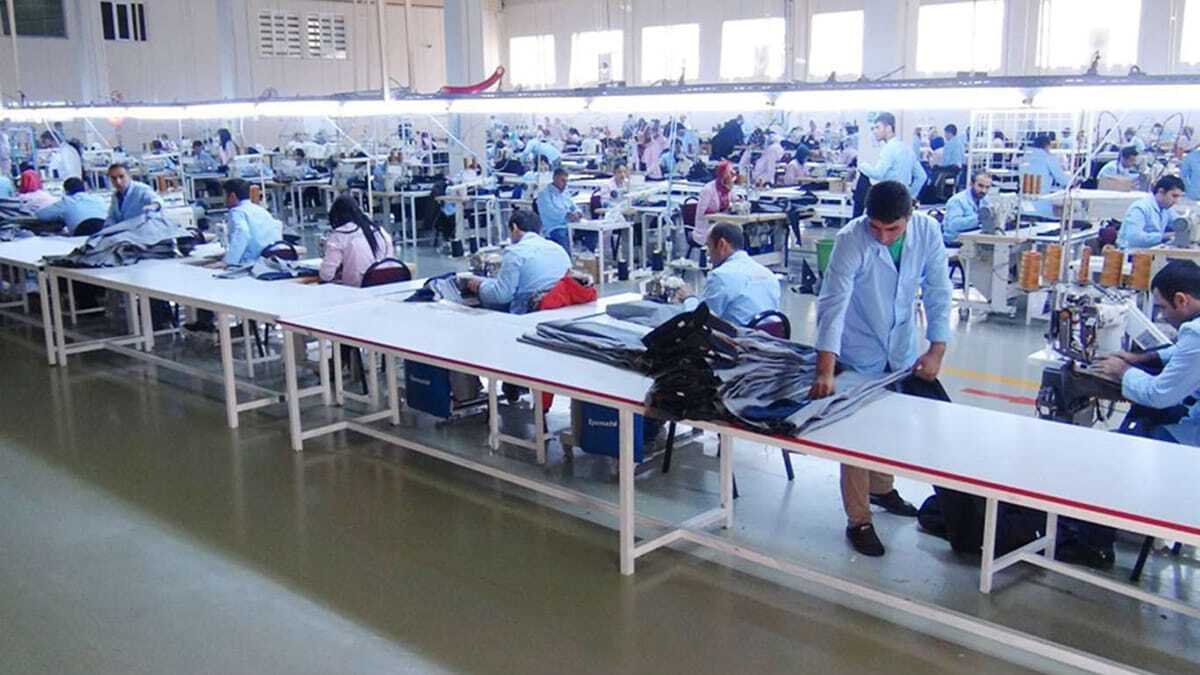 Usta, Asgari ücreti değerlendirerek evi geçindirmeye yetecek bir miktar olmadığını, asgari ücret işçiyi de işvereni de mağdur ettiğini ifade etti.