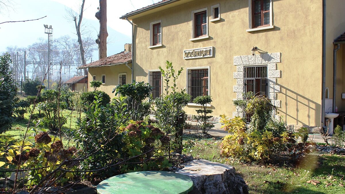 Doğançay Tren İstasyonu fotoğrafçıların uğrak noktası