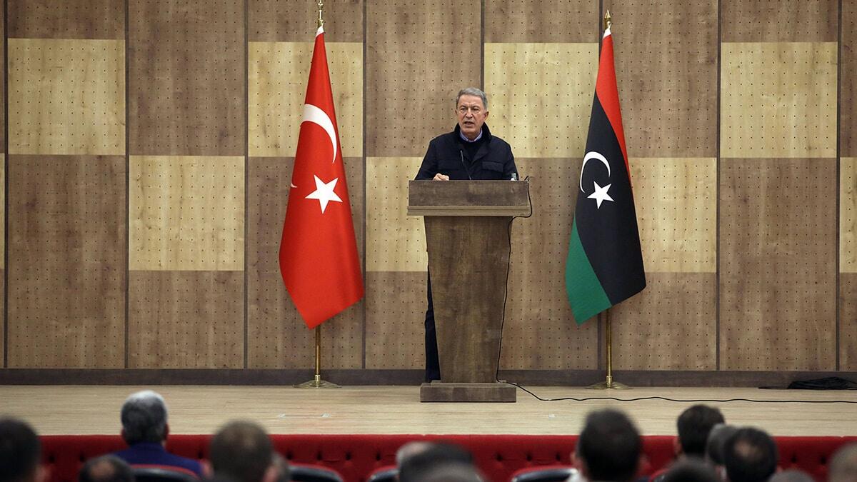 Bakan Akar: Herhangi bir saldırı girişiminde katil Hafter unsurları her yerde meşru hedef olacak