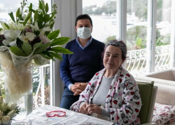 Fatma Girik'e 78'inci doğum günü süprizi