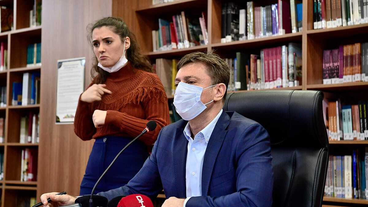 3 Aralık Dünya Engelliler Günü kapsamında Bahçelievler Belediye Başkanı Dr. Hakan Bahadır, ilçedeki engelli vatandaşlarla online toplantıda bir araya geldi.