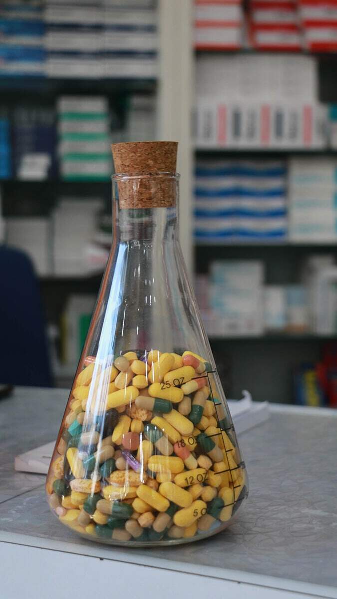 Bilinçsizce kullanılan vitamin haplarının birçok hastalığa neden olabileceğini belirten Samsun Eczacı Odası Başkanı Onur Ferhat Karacan, "En sağlıklı vitamin, sebze ve meyvelerde saklı" dedi.