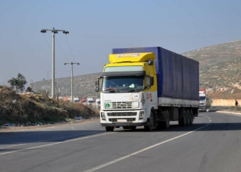 İdlib'e 104 TIR insani yardım malzemesi