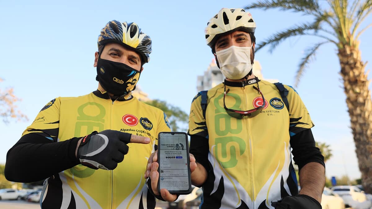 Antalya'da yaşayan Efe Efetürk (34), geçen yıl çalınarak 20 liraya hurdacıya satılan 3 bin lira değerindeki bisikletini kendi çabasıyla buldu.