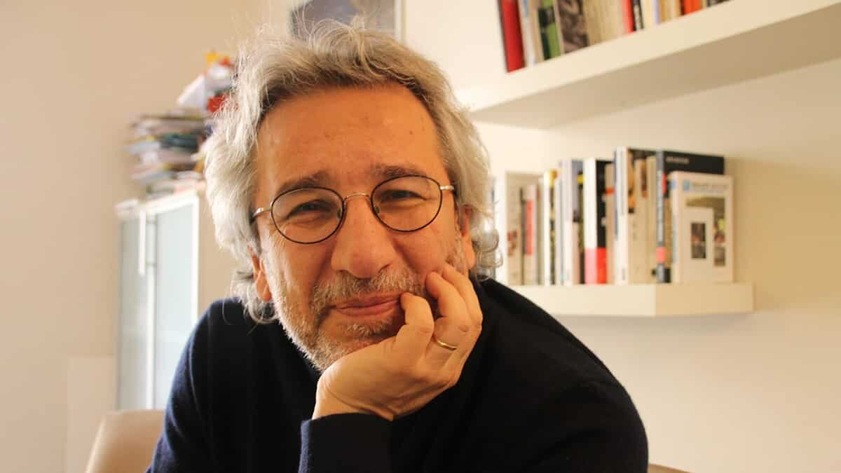 MİT TIR'larının durdurulmasına ilişkin davada yargılanan Can Dündar'a 25 yıl 30 ay hapis cezası.