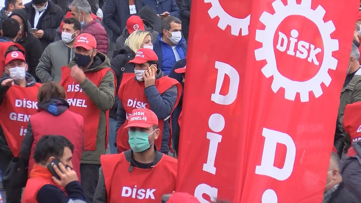 DİSK'ten Kadıköy'de asgari ücret eylemi