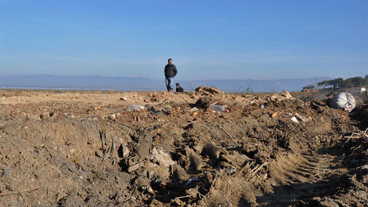 Marmara Gölü hafriyat ve molozlar nedeniyle kirletildi