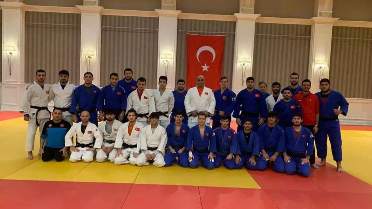 Doha masterler turnuvası için kadın judocular arnavutluk'ta olimpik erkek judocular antalya'da kampa katıldı.