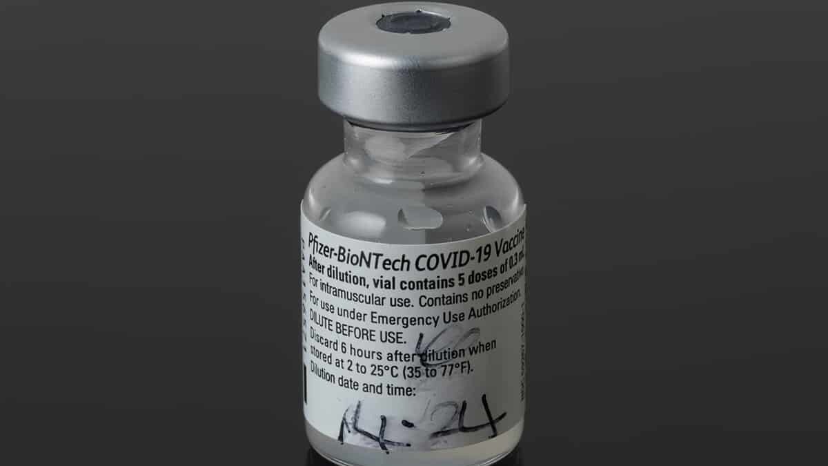 Koronavirüs aşısının şişesi Margaret Keenan müzesinde