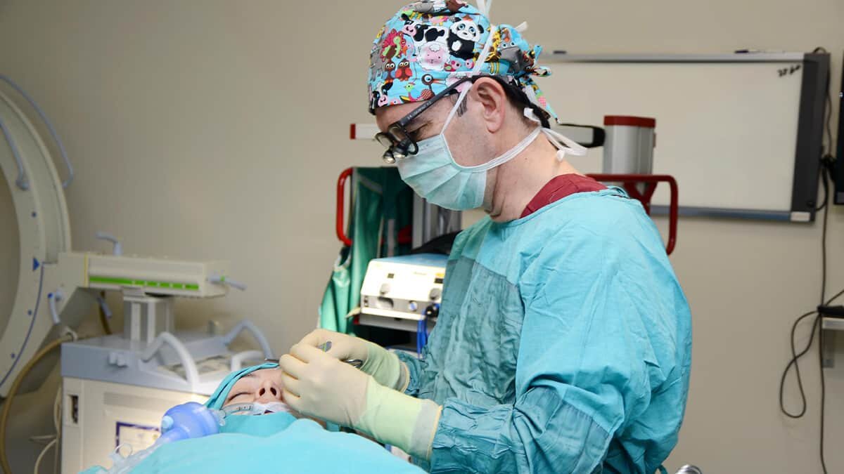 Uluslararası Estetik Plastik Cerrahi Derneği (ISAPS), 2019 yılı Uluslararası Estetik-Kozmetik Prosedürler raporunun sonuçlarını yayımladı. Raporun sonuçlarını değerlendiren Dermatoloji Uzmanı Dr. Dilek Başaran, “Rapor bize son yıllarda ameliyatsız estetik operasyonlarının arttığını gösteriyor” diye konuştu.