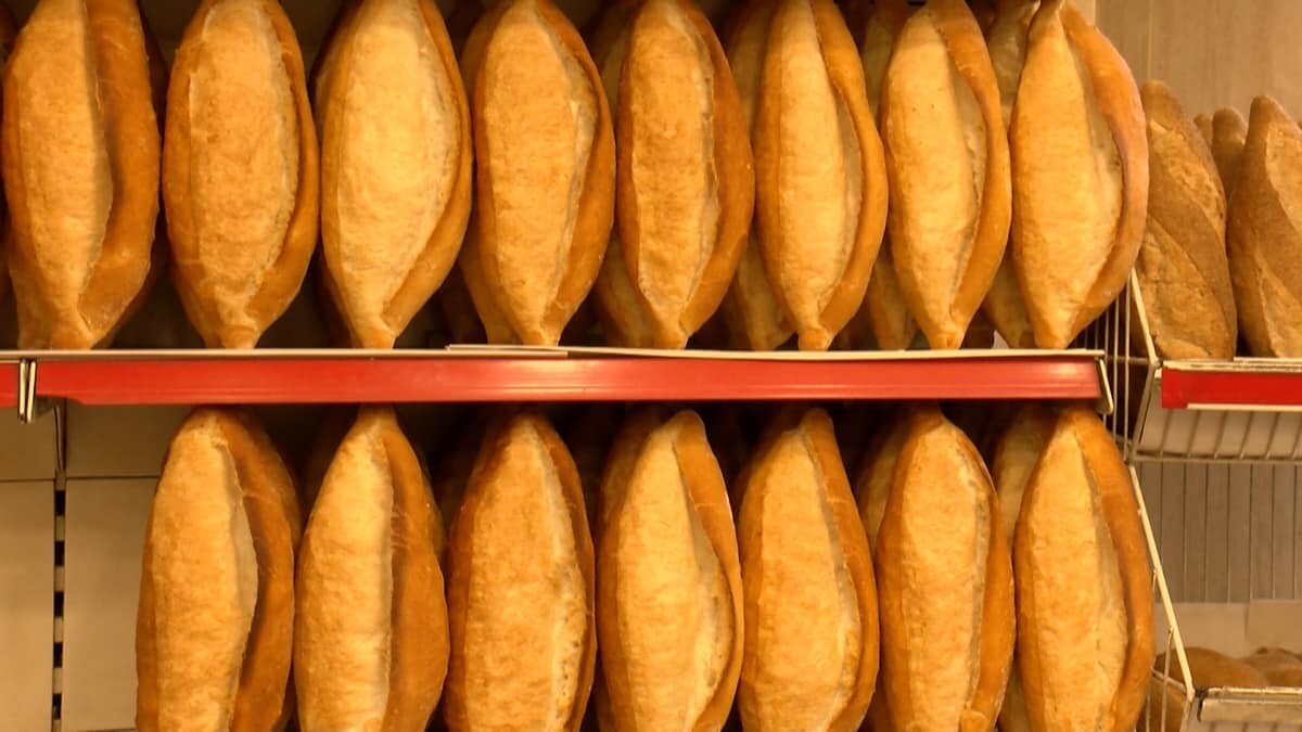 Ancak yapılan denetimlere rağmen fırınlarda ekmek fiyatlarındaki artışlar devam ediyor. Fırıncılar ise, "Maliyetimizi başka türlü karşılamıyor mecburen kendi belirlediğimiz fiyatlara göre satıyoruz" dedi.