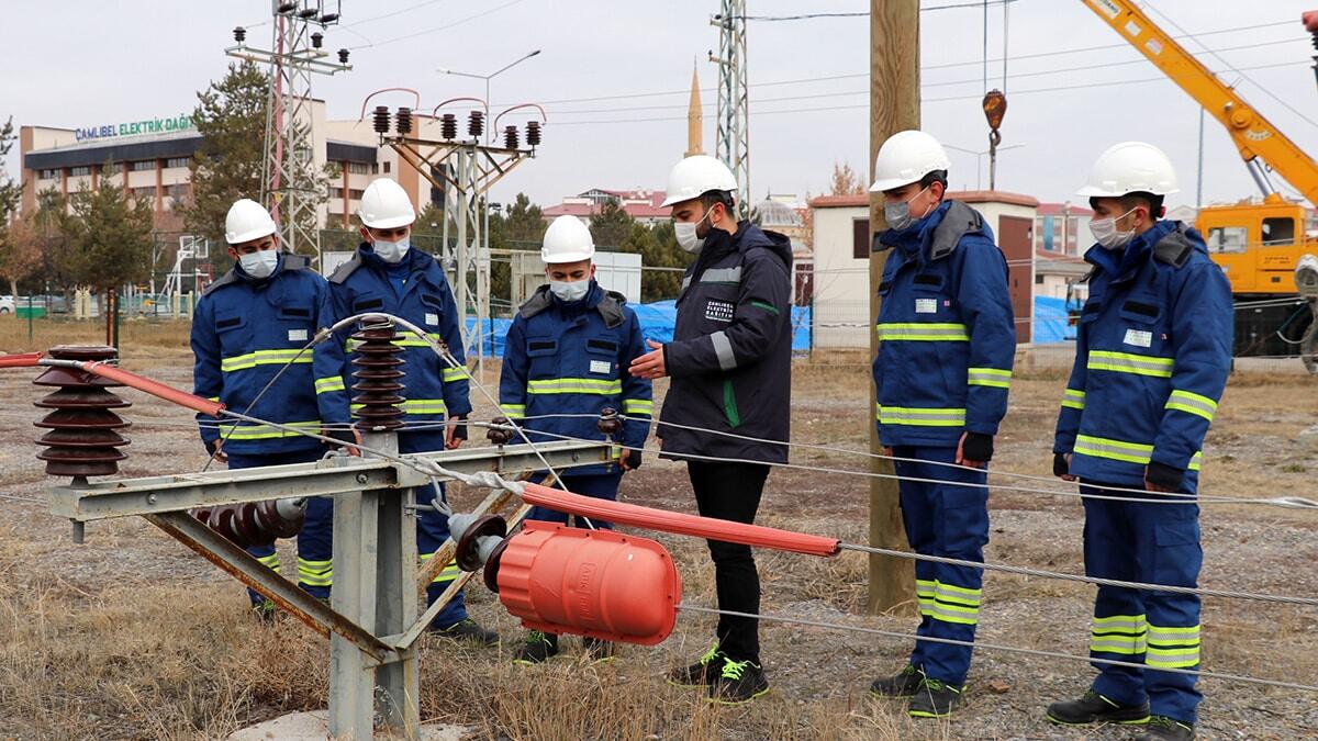 Enerjinin Yıldızları Projesi'nin ilk mezunları iş hayatına adım attı