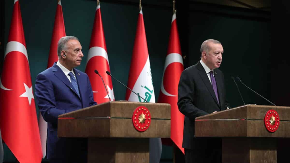 'Irak Cumhuriyeti Hükümeti ile Türkiye Cumhuriyeti Hükümeti Arasında Gelir Üzerinden Alınan Vergilerde Çifte Vergilendirmeyi Önlenme ve Vergi Kaçakçılığına Engel Olma Anlaşması' Hazine ve Maliye Bakanı Lütfi Elvan ile Irak Planlama Bakanı Halid Battal el-Necim, 'Kültür ve Turizm Bakanlığı ile Irak Cumhuriyeti Kültür, Turizm ve Tarihi Eserler Bakanlığı Arasında Kültürel İşbirliği Mutabakat Zaptı' ise Dışişleri Bakanı Mevlüt Çavuşoğlu ile Irak Cumhuriyeti Dışişleri Bakanı Fuad Hüseyin tarafından imzalandı.