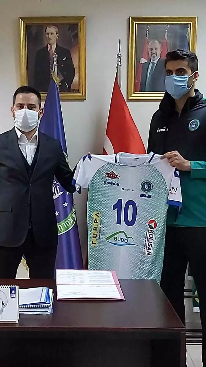 Bursa büyükşehir belediyespor amir ghafour ile sözleşme imzaladı